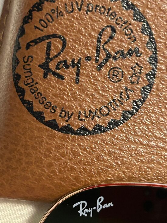 RAY-BAN SUNGLASSES – AVIATOR GOLD TONE FRAME – POLARIZED DARK LENSES (WOMENS) main image 16